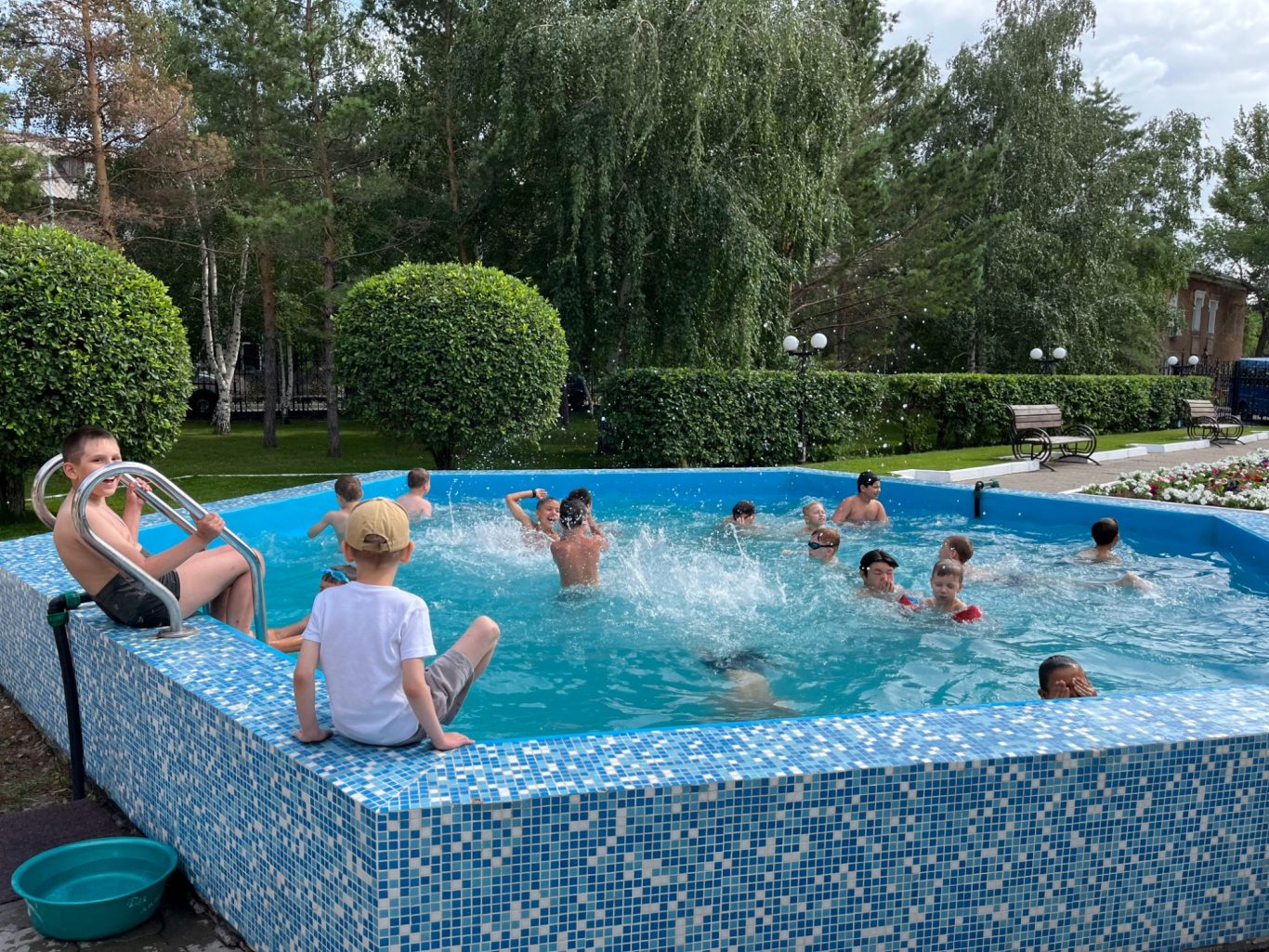 Kinder im Wasser